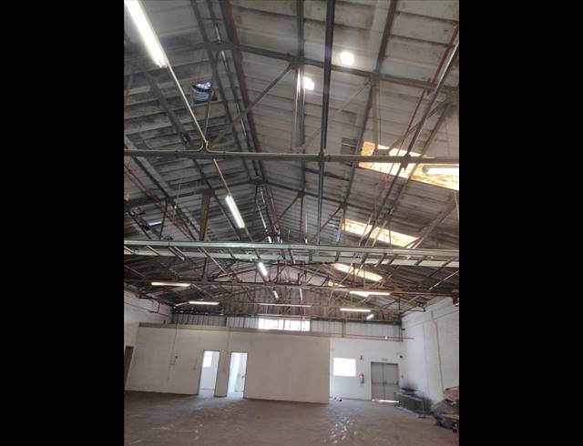 560M² WAREHOUSE TO LET IN BELLVILLE SOUTH